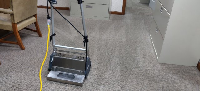 Carpet cleaning in an office